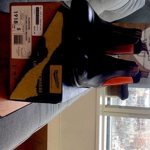 Blundstone size 5 - 1918 coloured elastic boot